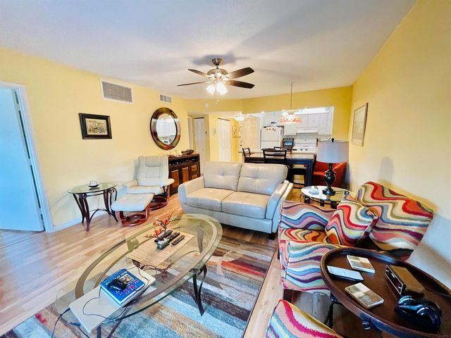 257 S Cypress Road 442, Pompano Beach, FL 33060
