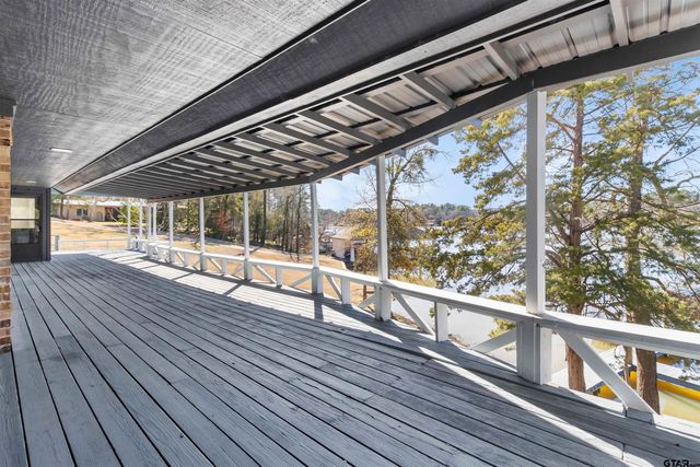 2001 Lakeshore Drive, Jacksonville, TX 75766