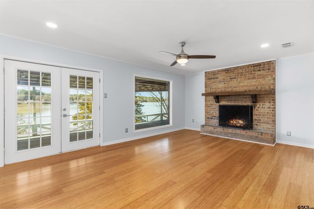 2001 Lakeshore Drive, Jacksonville, TX 75766