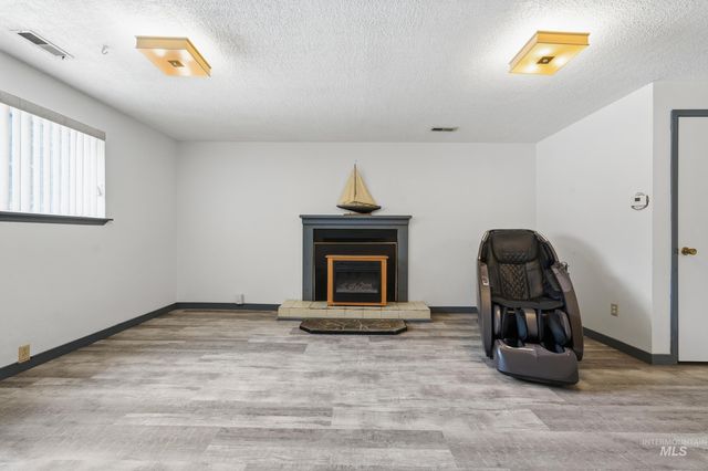 3589 S Minuteman Way, Boise, ID 83706