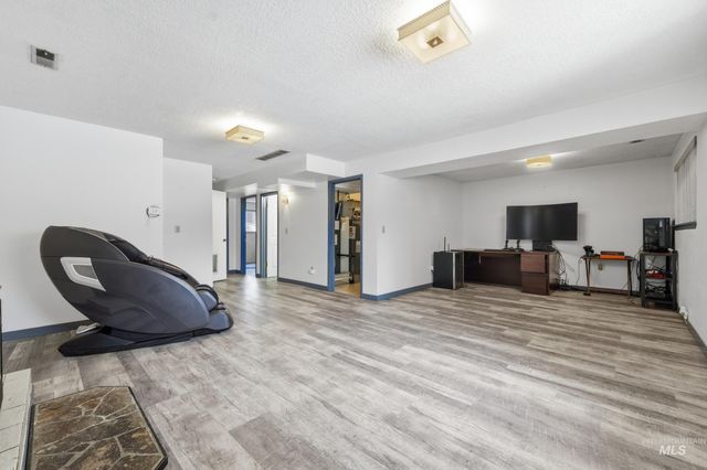 3589 S Minuteman Way, Boise, ID 83706