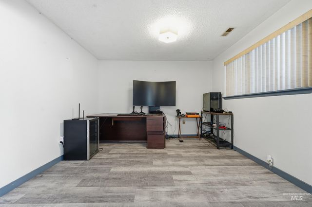 3589 S Minuteman Way, Boise, ID 83706