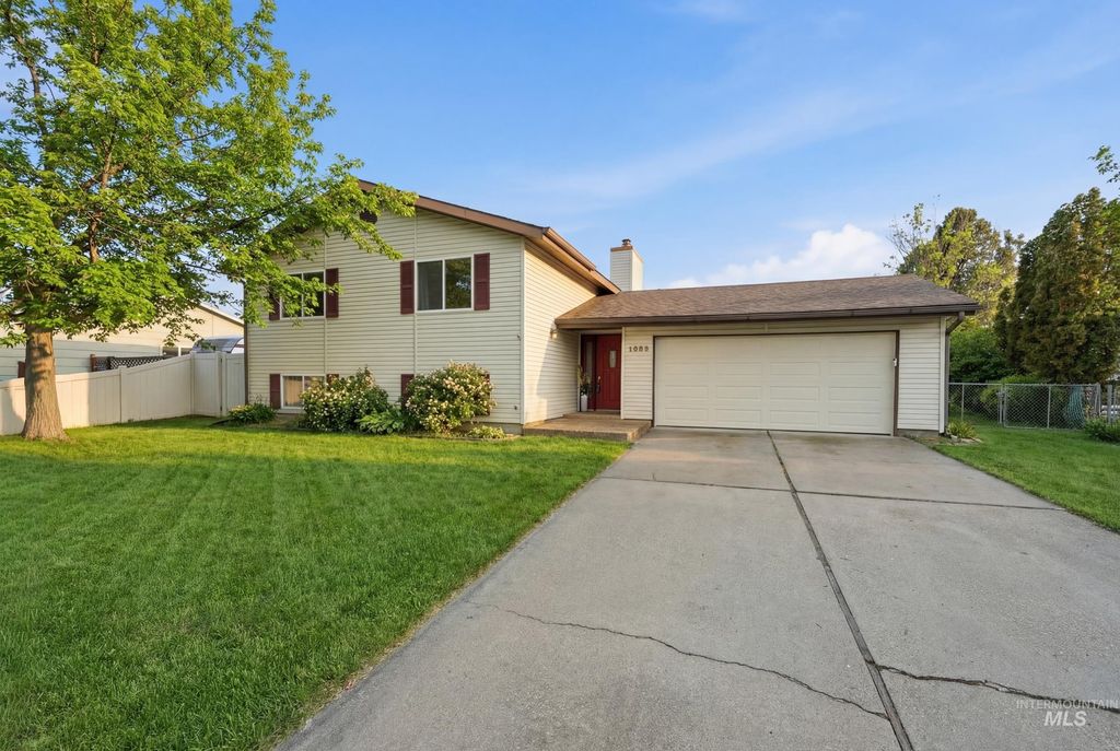 3589 S Minuteman Way, Boise, ID 83706