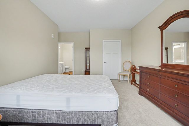 2592 MIDDLE Road 318, Bettendorf, IA 52722