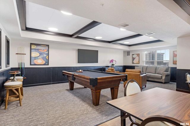 2592 MIDDLE Road 318, Bettendorf, IA 52722