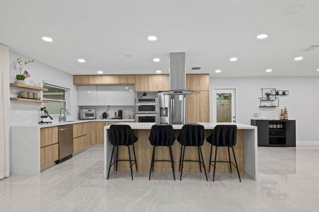 136 Greens Road, Hollywood, FL 33021