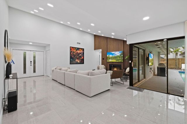 136 Greens Road, Hollywood, FL 33021