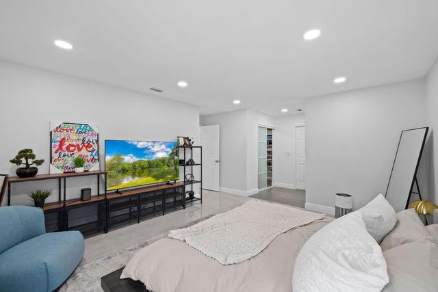 136 Greens Road, Hollywood, FL 33021