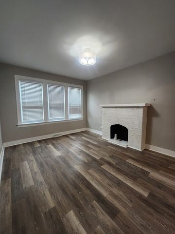 8000 S Woodlawn Avenue, Chicago, IL 60619