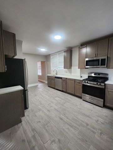 8000 S Woodlawn Avenue, Chicago, IL 60619