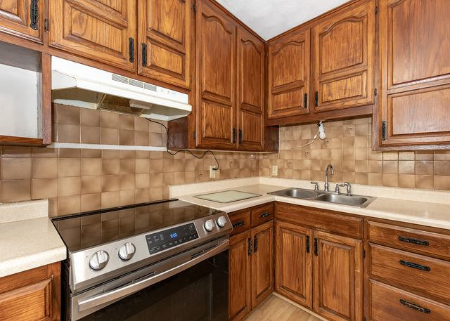 1517 W 38th Street, Davenport, IA 52806