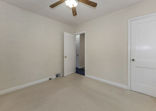 1517 W 38th Street, Davenport, IA 52806