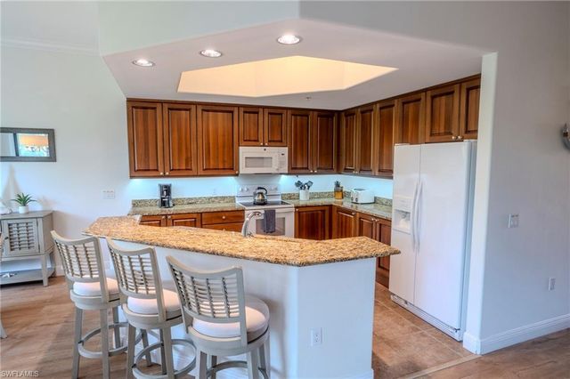 1045 Sandpiper ST G203, Naples, FL 34102