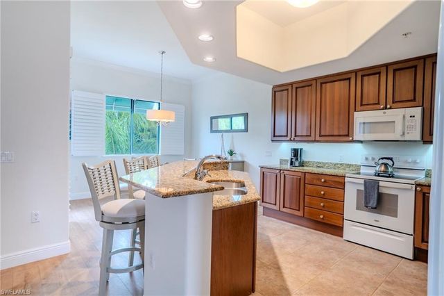 1045 Sandpiper ST G203, Naples, FL 34102