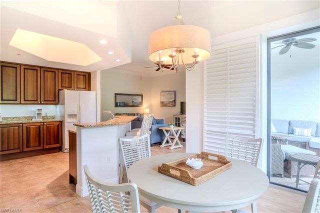 1045 Sandpiper ST G203, Naples, FL 34102