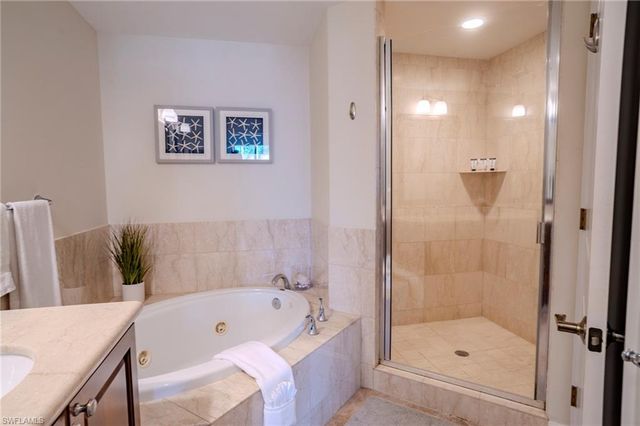 1045 Sandpiper ST G203, Naples, FL 34102