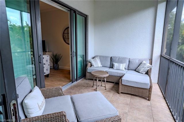 1045 Sandpiper ST G203, Naples, FL 34102