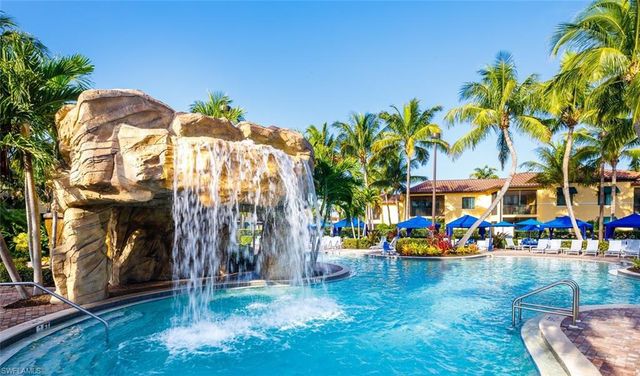 1045 Sandpiper ST G203, Naples, FL 34102