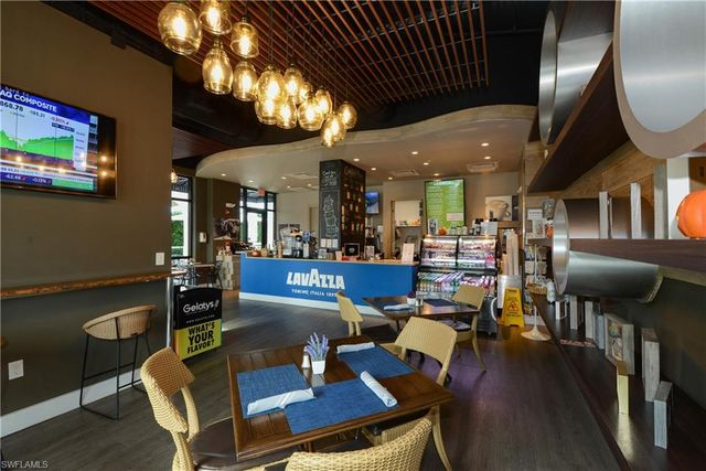 1045 Sandpiper ST G203, Naples, FL 34102