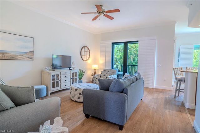 1045 Sandpiper ST G203, Naples, FL 34102