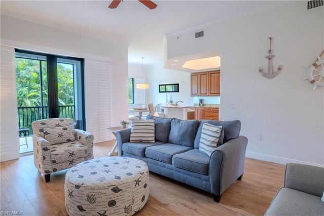 1045 Sandpiper ST G203, Naples, FL 34102