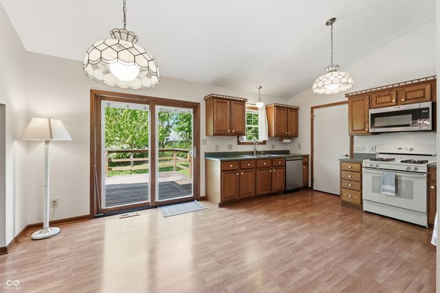 8768 Meadowridge Lane, Indianapolis, IN 46217