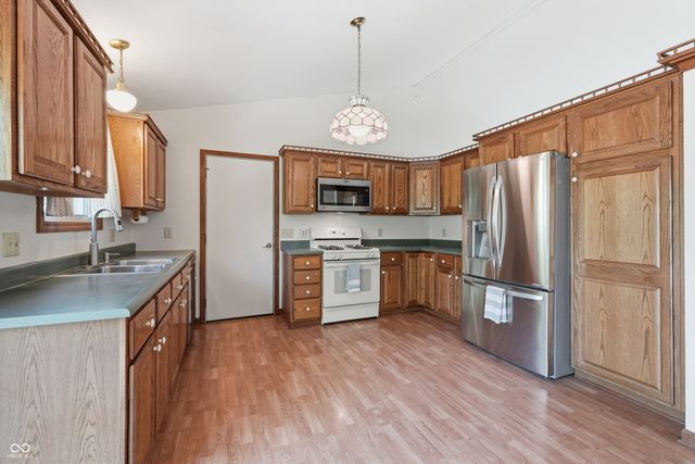 8768 Meadowridge Lane, Indianapolis, IN 46217