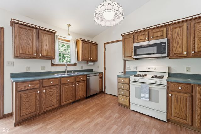 8768 Meadowridge Lane, Indianapolis, IN 46217