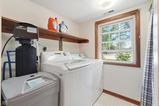 8768 Meadowridge Lane, Indianapolis, IN 46217