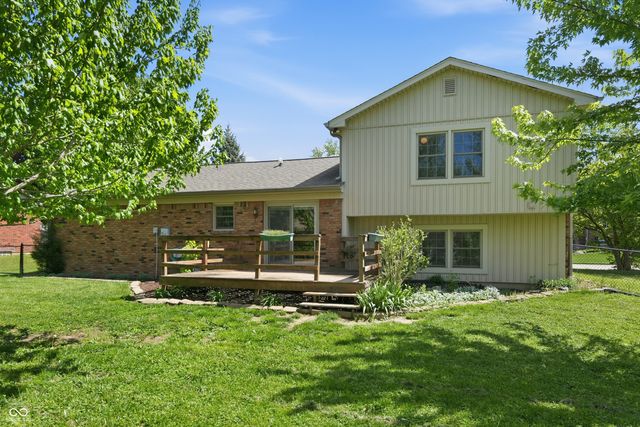 8768 Meadowridge Lane, Indianapolis, IN 46217