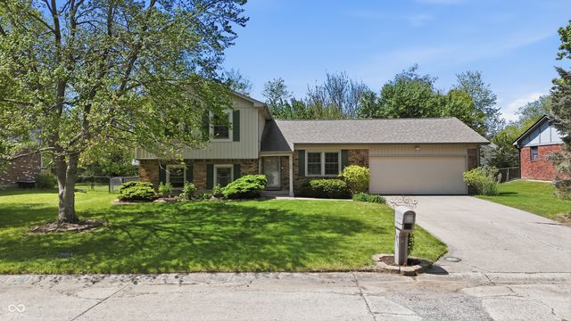 8768 Meadowridge Lane, Indianapolis, IN 46217