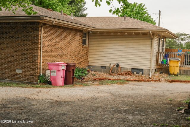 3854 Bells Mill Rd, Shepherdsville, KY 40165