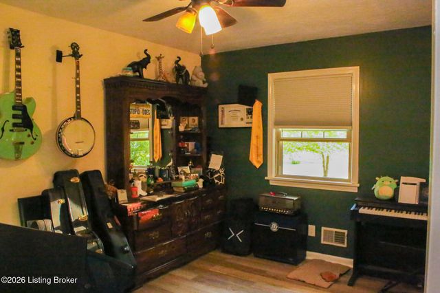 3854 Bells Mill Rd, Shepherdsville, KY 40165