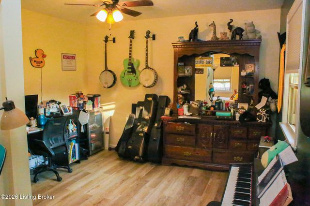 3854 Bells Mill Rd, Shepherdsville, KY 40165
