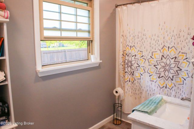 3854 Bells Mill Rd, Shepherdsville, KY 40165