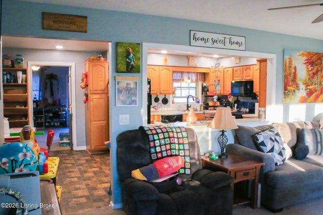 3854 Bells Mill Rd, Shepherdsville, KY 40165