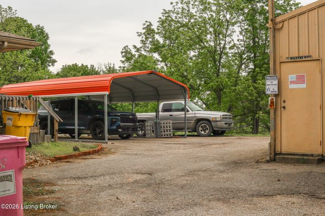 3854 Bells Mill Rd, Shepherdsville, KY 40165