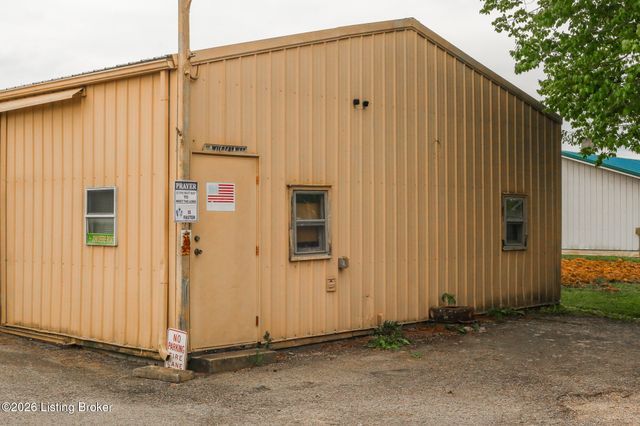 3854 Bells Mill Rd, Shepherdsville, KY 40165