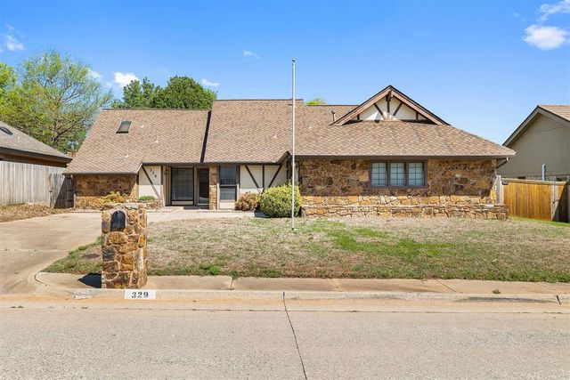 329 E Parkland Drive, Yukon, OK 73099