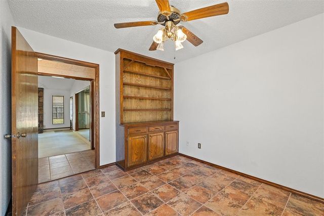 329 E Parkland Drive, Yukon, OK 73099