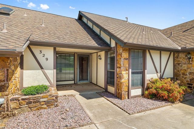 329 E Parkland Drive, Yukon, OK 73099
