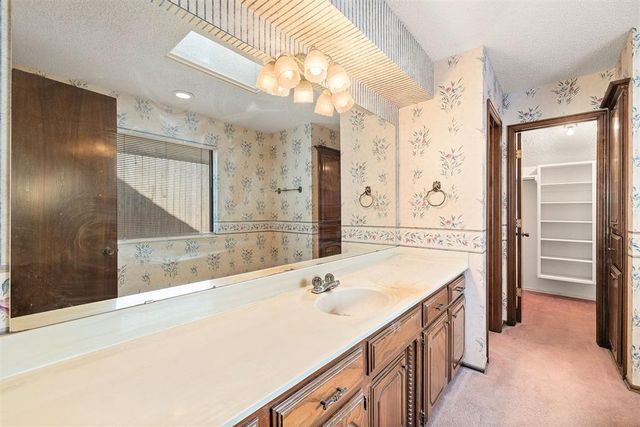 329 E Parkland Drive, Yukon, OK 73099