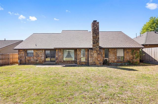 329 E Parkland Drive, Yukon, OK 73099