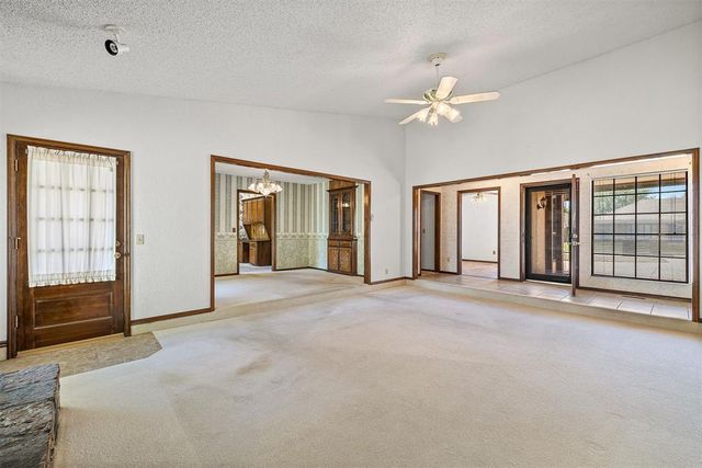 329 E Parkland Drive, Yukon, OK 73099