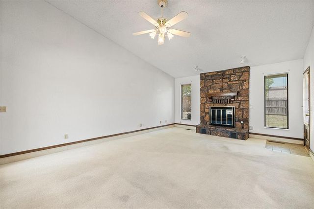 329 E Parkland Drive, Yukon, OK 73099