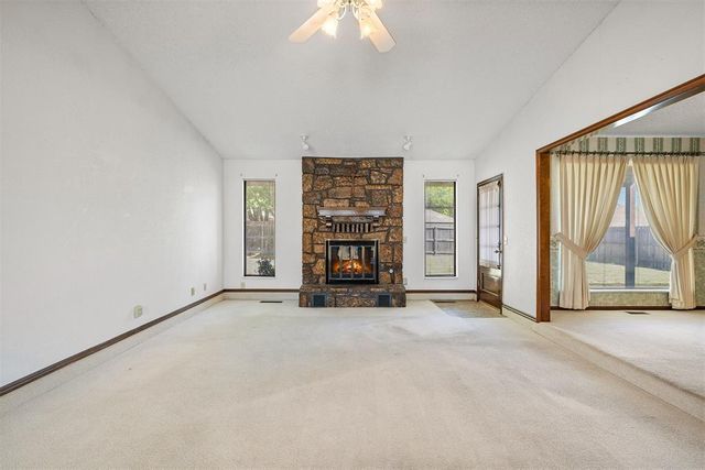 329 E Parkland Drive, Yukon, OK 73099