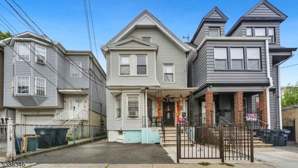 250 4th St, Newark City, NJ 07107