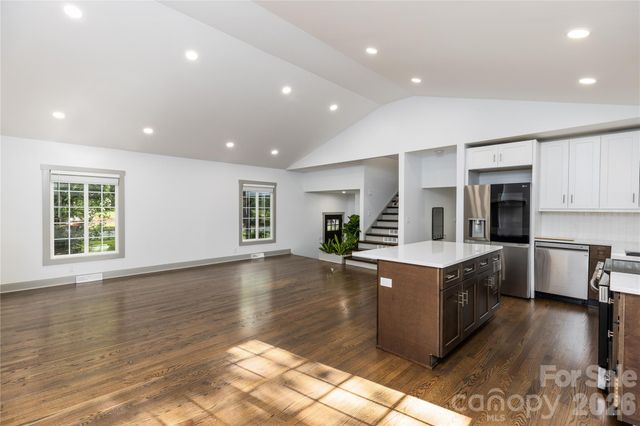 6721 Knightswood Drive, Charlotte, NC 28226