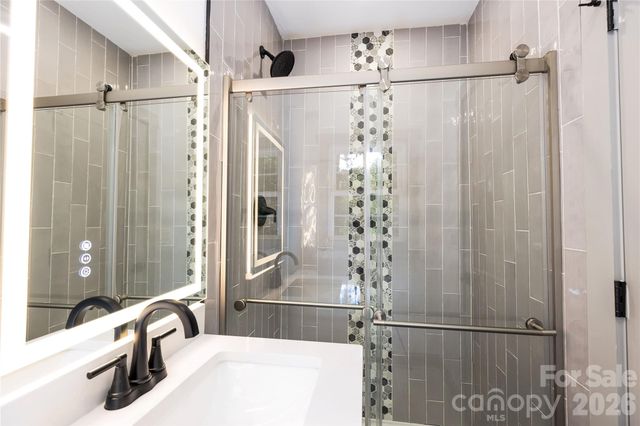 6721 Knightswood Drive, Charlotte, NC 28226