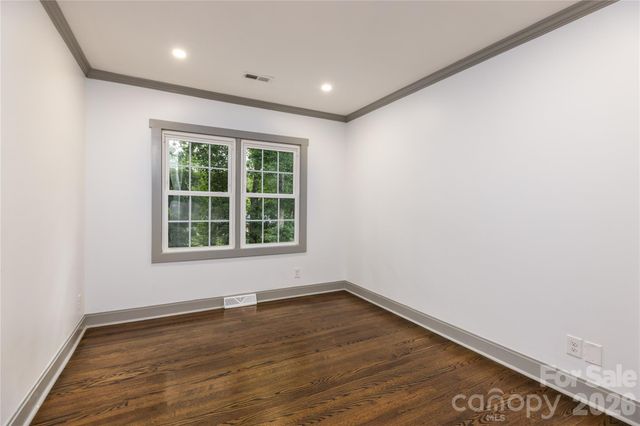 6721 Knightswood Drive, Charlotte, NC 28226